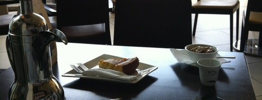Deera Cafe is one of Tさんのお気に入りスポット.