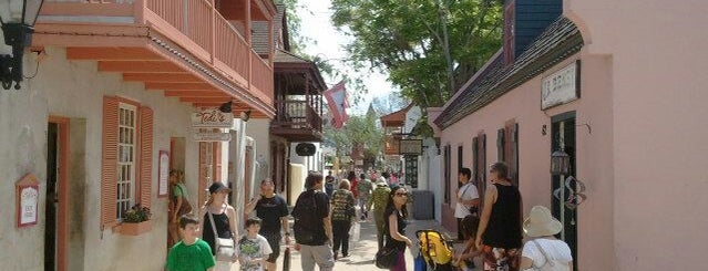 Old Town St Augustine is one of สถานที่ที่ Elle ถูกใจ.