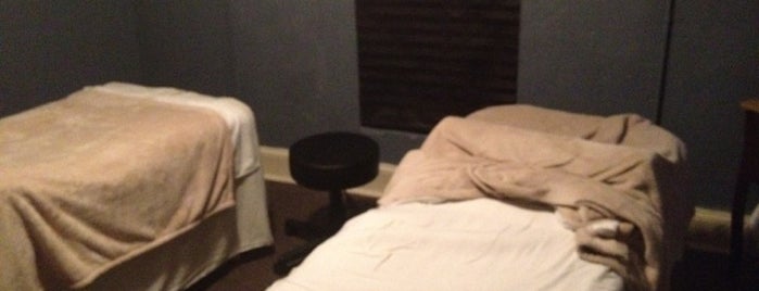 Mellow Massage Therapy Center is one of สถานที่ที่ Lani ถูกใจ.