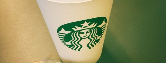 Starbucks is one of Posti salvati di James.