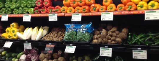 Whole Foods Market is one of Locais curtidos por Karissa.