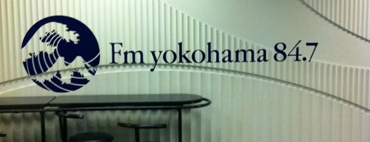 FMヨコハマ (横浜エフエム放送) is one of 川崎フロンターレのあるところ(=∇=)ノ.