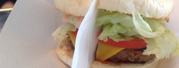 スマイルバーガー清水寺店 is one of Burger Joints at West Japan1.