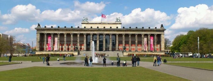 Lustgarten is one of fav parks'n'places in bln.