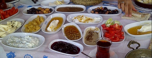 Van Kahvaltı Sofrası is one of Esin'in Kaydettiği Mekanlar.