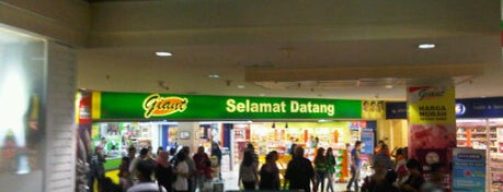 Giant is one of Hero Supermarket Groups.