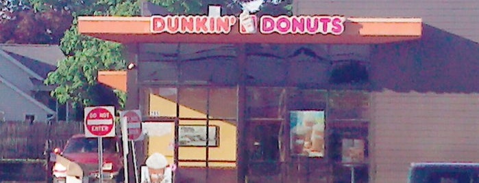 Dunkin' is one of สถานที่ที่บันทึกไว้ของ Maria.