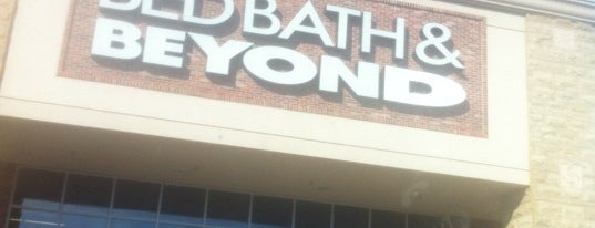 Bed Bath & Beyond is one of Lugares favoritos de Curt.