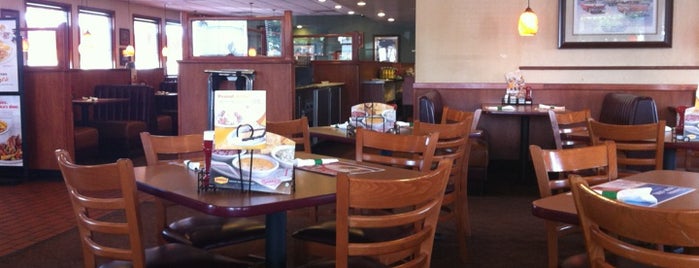 Denny's is one of Posti che sono piaciuti a Jonathan.