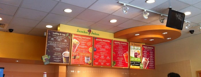 Jamba Juice is one of สถานที่ที่ Erik ถูกใจ.