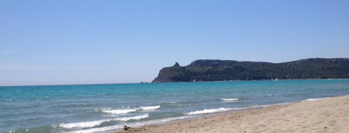 Spiaggia del Poetto is one of Sardinie pláže.