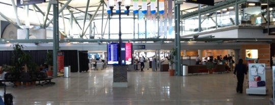 エドモントン国際空港 (YEG) is one of International Airport - NORTH AMERICA.