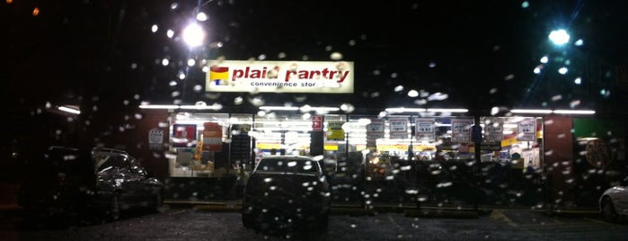 Plaid Pantry is one of Orte, die Leigh gefallen.
