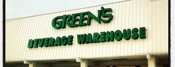 Green's Beverage Warehouse is one of Locais curtidos por Andy.