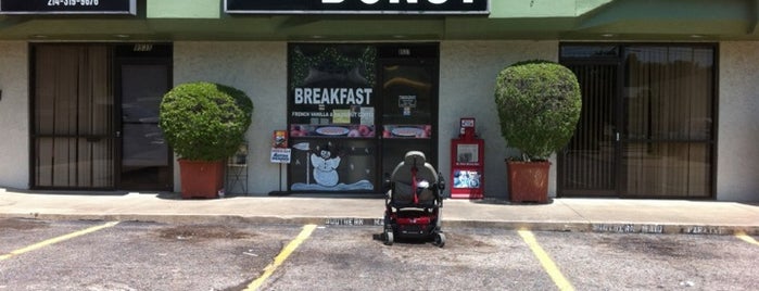 Ferguson Road Donuts is one of Lieux qui ont plu à Tammy.