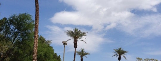 Embassy Suites by Hilton Palm Desert is one of Enriqueさんのお気に入りスポット.