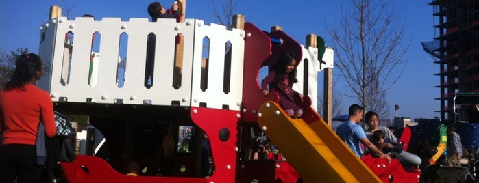 Newport Small Kids Playground is one of Orte, die Lover gefallen.