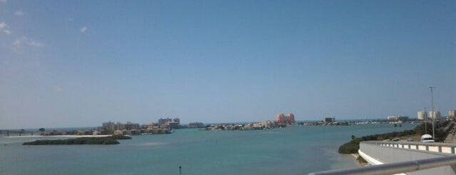 Clearwater Causeway Bridge is one of Justin 님이 좋아한 장소.