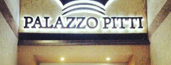 Palazzo Pitti is one of Jasminaさんのお気に入りスポット.