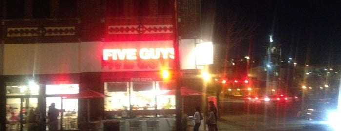 Five Guys Burgers & Fries is one of สถานที่ที่ Kyra ถูกใจ.