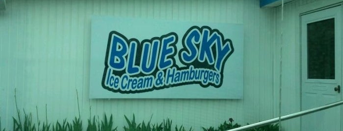 Blue Sky Ice Cream & Hamburgers is one of Tempat yang Disimpan Amy.