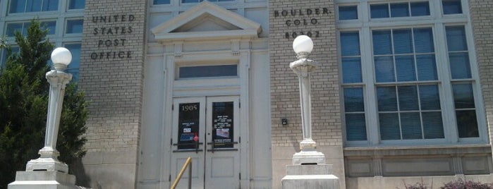 US Post Office is one of Tempat yang Disukai Andrew.