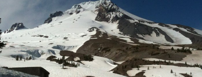 Mount Hood is one of Oregon.