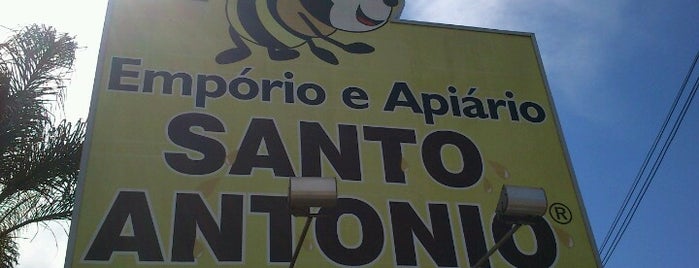 Emporio e Apiário Santo Antônio is one of Lugares favoritos de Priscila.