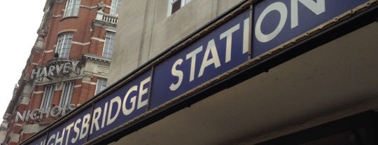 Knightsbridge London Underground Station is one of londres.
