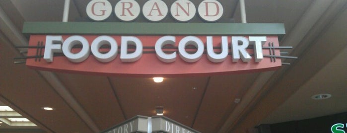 The Food Court @ Haywood Mall is one of Orte, die Joshua gefallen.
