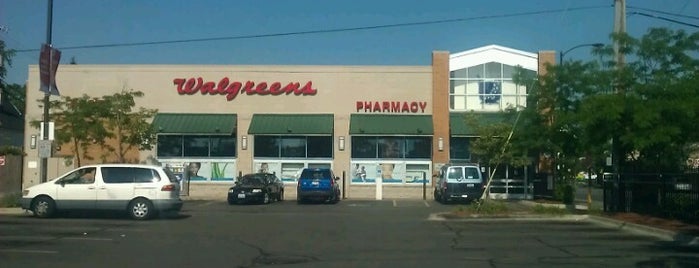 Walgreens is one of สถานที่ที่ Sheena ถูกใจ.