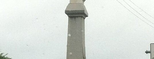 Confederate Memorial is one of Orte, die Aimee gefallen.