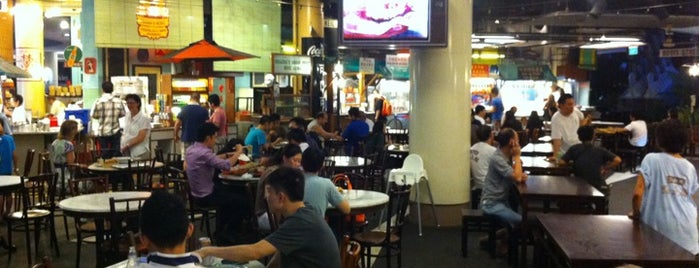 Singapore Food Trail is one of Lugares favoritos de Chuck.