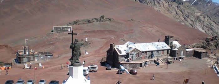 Monumento Cristo Redentor de los Andes is one of Lugares favoritos de Maru.