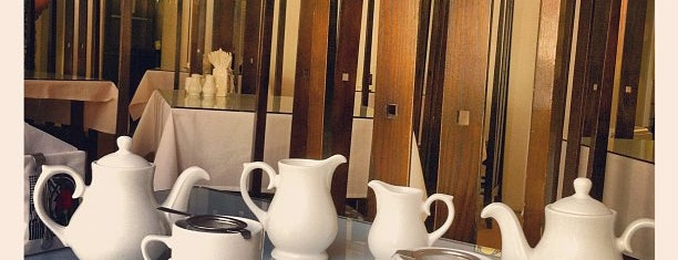 The Willow Tea Rooms is one of Lugares favoritos de Bora.