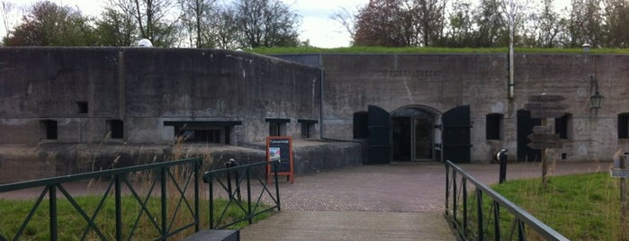 Fort aan de Drecht is one of Stelling van Amsterdam.
