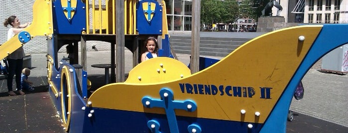 Vriendschip II is one of How to Babysitter Badge, The Netherlands.