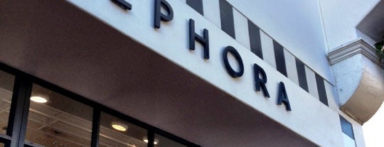 SEPHORA is one of Denさんのお気に入りスポット.
