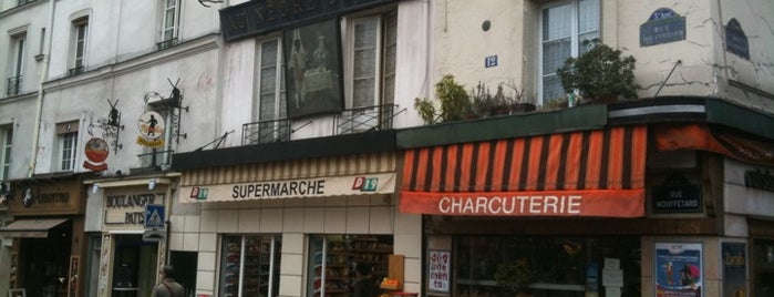 Rue Mouffetard is one of França.