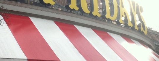 TGI Fridays is one of Steveさんのお気に入りスポット.