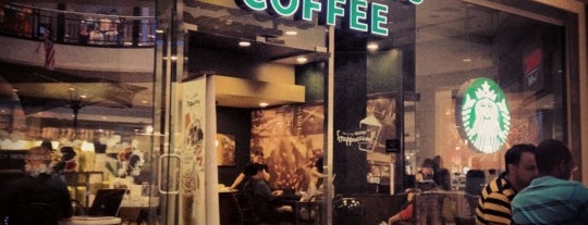 Starbucks is one of Reina'nın Beğendiği Mekanlar.