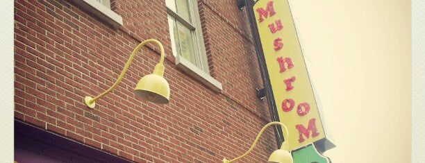 Mellow Mushroom is one of George's Saved Places.