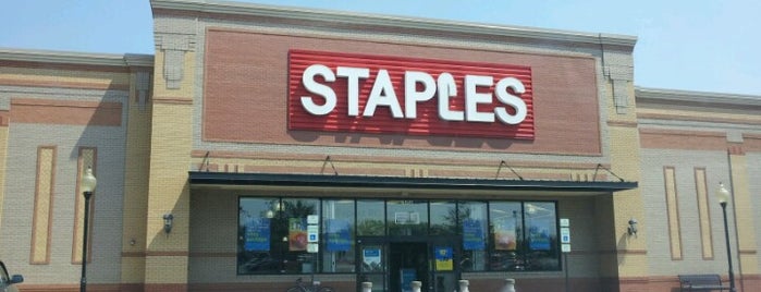 Staples is one of Lugares favoritos de Harry.