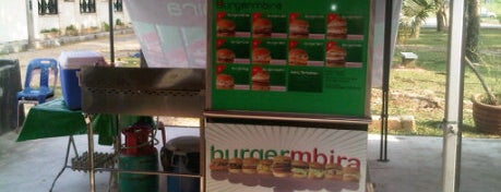 Burgermbira@Planet Curry is one of Tempat yang Disukai ꌅꁲꉣꂑꌚꁴꁲ꒒.