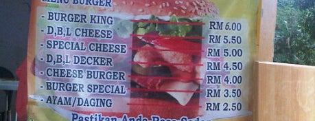 Kedai Makan Erra Rina Corner is one of Favorite Food.