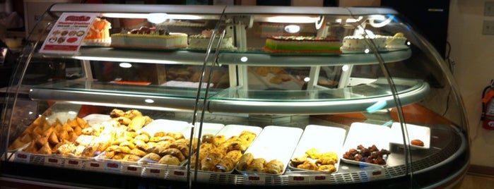 Indian Pastry House is one of Lugares favoritos de ᴡ.