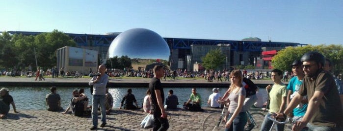 Parc de la Villette is one of Yarışmayla Yap'ılanlar.