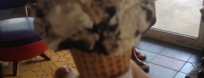 Tanya & Matt's Ice Creamiest is one of Tempat yang Disukai Kimmie.