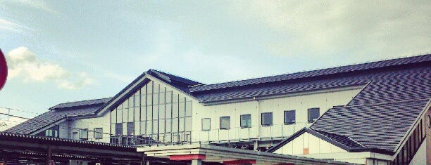 Kamo Station is one of Tempat yang Disukai Shigeo.