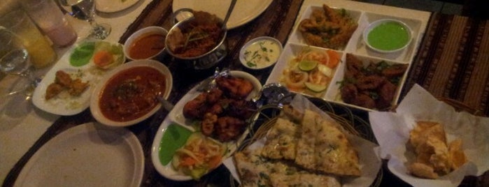 Kohinoor North Indian Restaurant is one of Food Hunting ♥ Borneo.